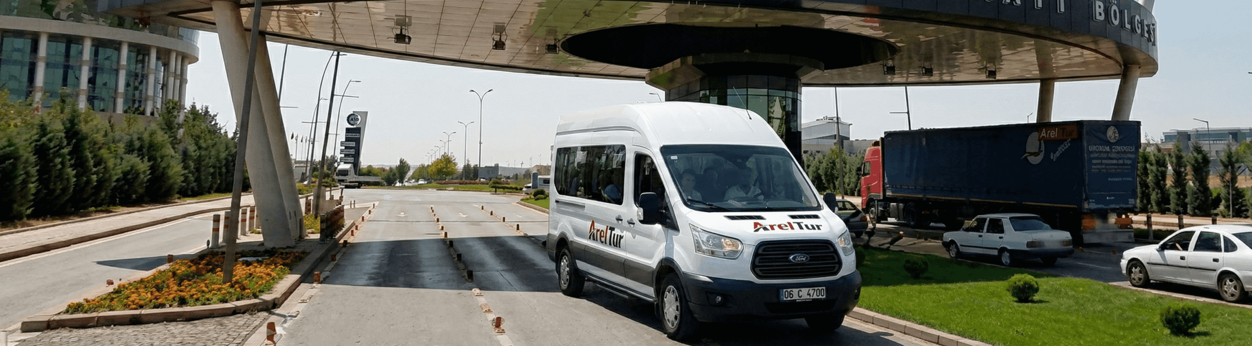 Gölbaşı personel ve öğrenci taşımacılığı araçları kampüs yolunda