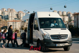 Şentepe’nin Dik Yokuşlarında Güvenli Bir Sabah: Yenimahalle Esentepe ve Kayalar’da Çocukların Yol Arkadaşıyız